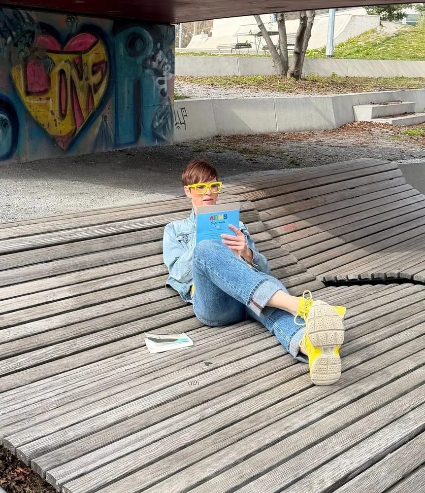 Katja mit ADHS-Superheld Flyer